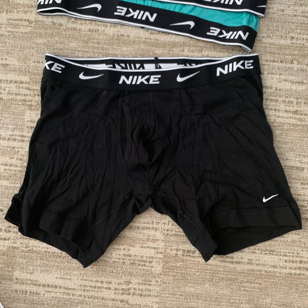 NIKE MENS NEW BLACK DRI-FIT ESSENTIAL COTTON STRETCH TRUNK MEDIUM - 1 PAIR ONLY